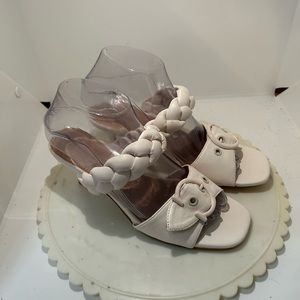 COUTGO winter white kitten heeled slides size 7